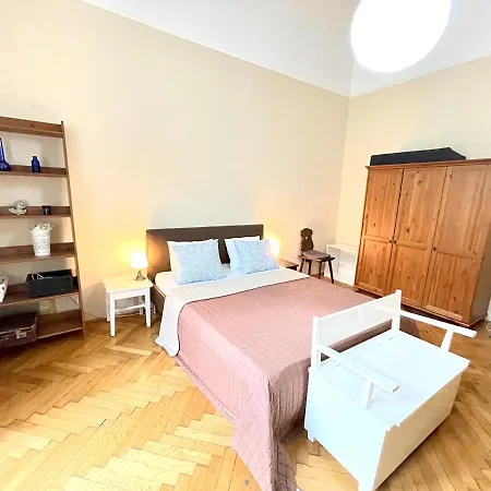 Comfy Residency